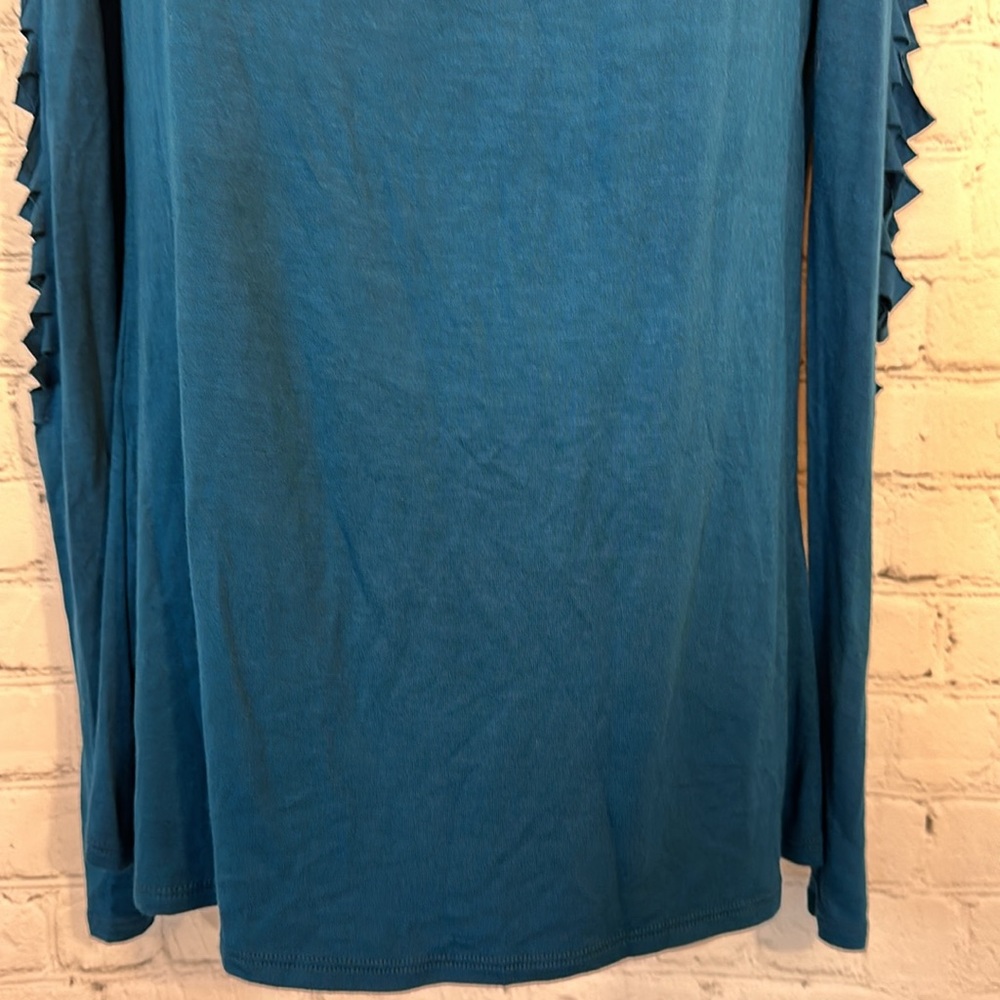 Blumin Apparel shredded top - Picture 3 of 7